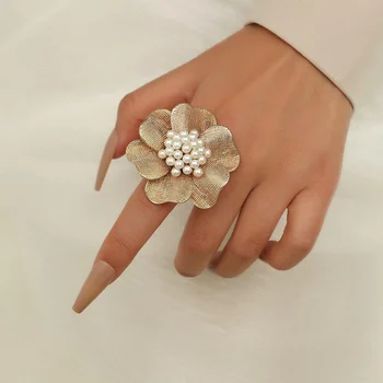 여성을 위한 럭셔리 패션 진주 꽃 반지 레트로 간단한 조정 가능한 오프닝 손가락 반지, 파티 유행 보석 액세서리 선물