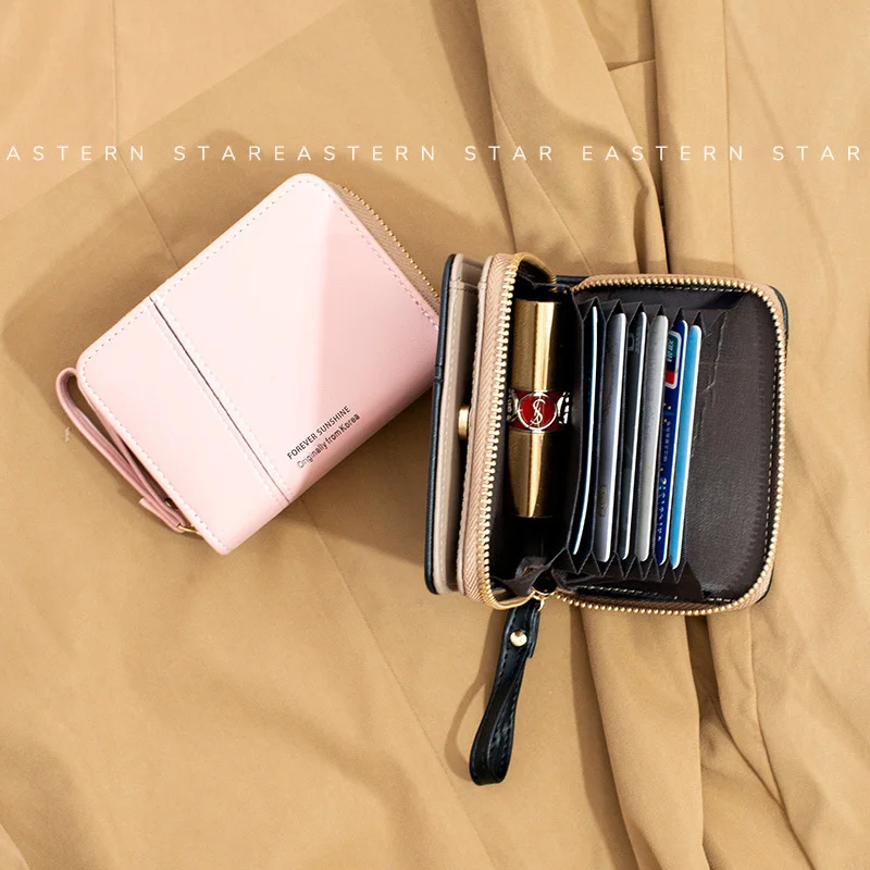 2021 New Women's Wallet Short Korean Zipper Multi clip Wallet Multi functional Large Capacity Solid Bag 
2021 New Women's Wallet Short Korean Zipper Multi clip Wallet Multi functional Large Capacity Solid Bag