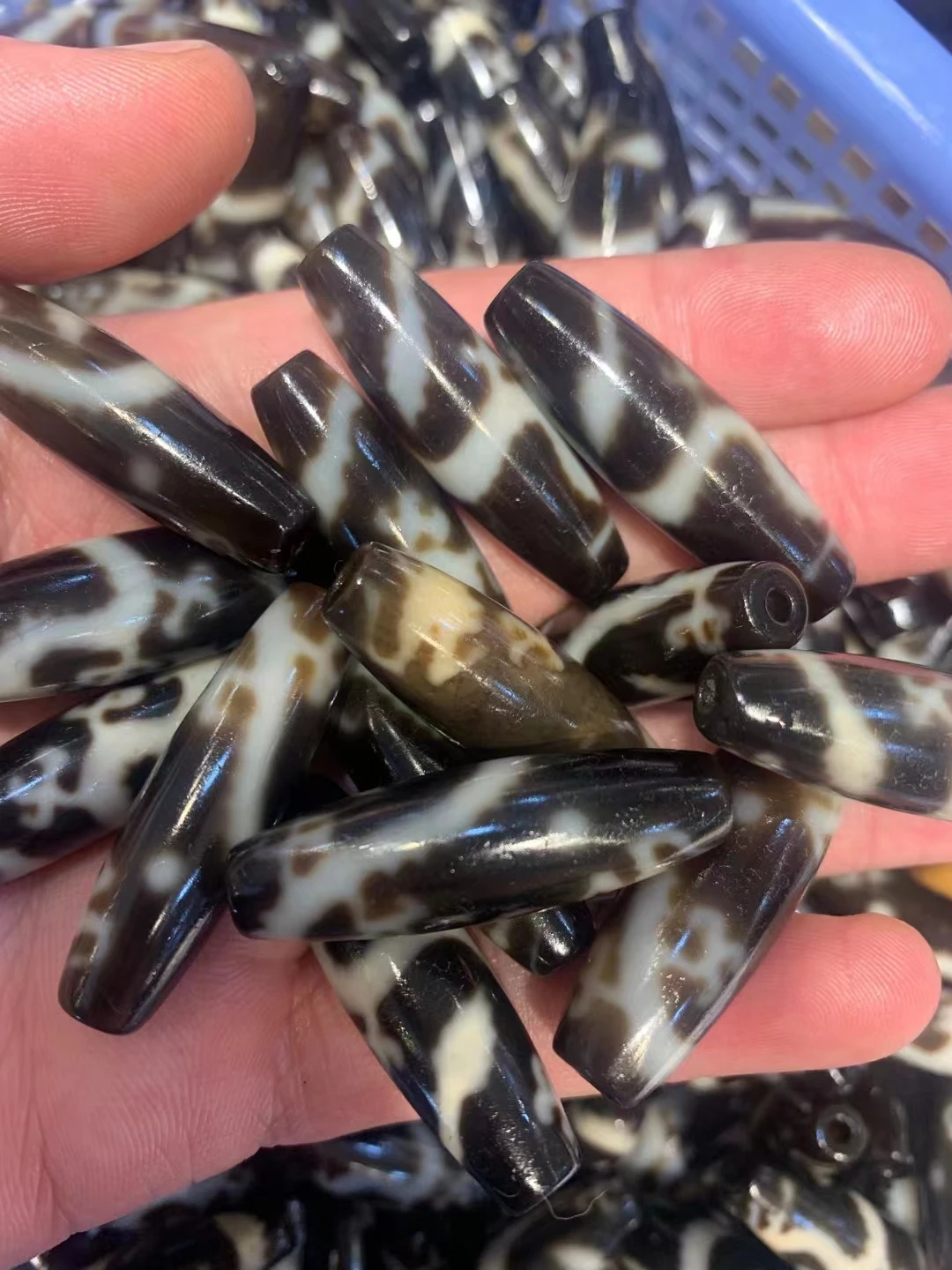 1pcs/lot natural rare special boutique three-claw dragon dzi bead agate exquisite Ancient civilization totem collect jewelry gem
1pcs/lot natural rare special boutique three-claw dragon dzi bead agate exquisite Ancient civilization totem collect jewelry gem