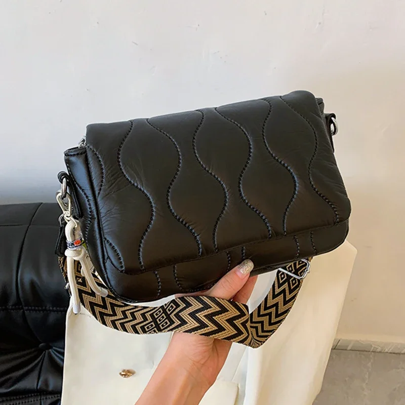 New Casual Chain Crossbody Bags For Women Fashion Simple Shoulder Bag Ladies Designer Handbags PU Leather Messenger Bags
New Casual Chain Crossbody Bags For Women Fashion Simple Shoulder Bag Ladies Designer Handbags PU Leather Messenger Bags