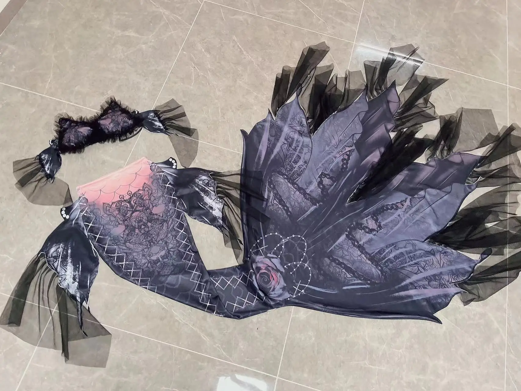 NEW Gothic Styles Mermaid Tail For Adult Swimming Tail For Diving Perform Model Photoshooting Halloween Cosplay
NEW Gothic Styles Mermaid Tail For Adult Swimming Tail For Diving Perform Model Photoshooting Halloween Cosplay