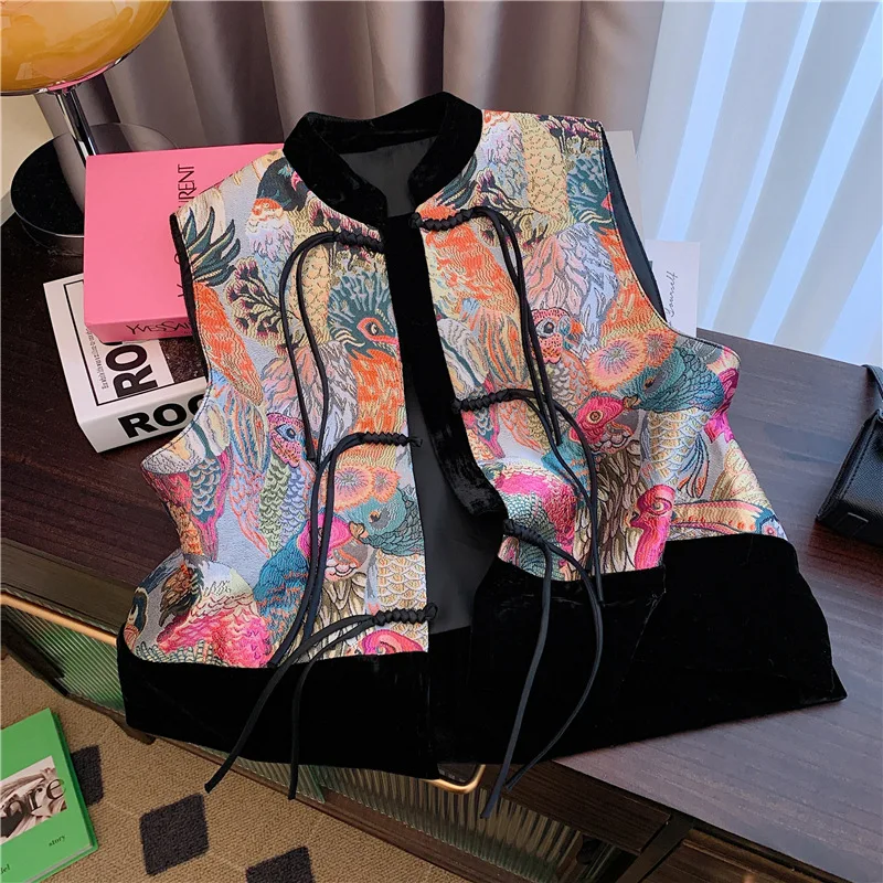 

2024 New Black Women's Waistcoat Commuting New Chinese Embroidery Jacquard Waistcoat with All Foreign Fashion with A Chic Clip