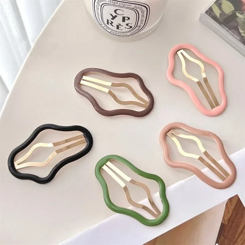 Korean Cute Cloud Hollow Metal Hair Clip Bb Clip Women Sweet Hairpin Bangs Side Clip Girls Kids Y2k Hair Accessories
Korean Cute Cloud Hollow Metal Hair Clip Bb Clip Women Sweet Hairpin Bangs Side Clip Girls Kids Y2k Hair Accessories