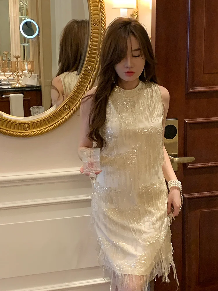 High end exquisite dress, light luxury, niche French Hepburn, small fragrance, heavy work, beaded tassels, white dress
High end exquisite dress, light luxury, niche French Hepburn, small fragrance, heavy work, beaded tassels, white dress