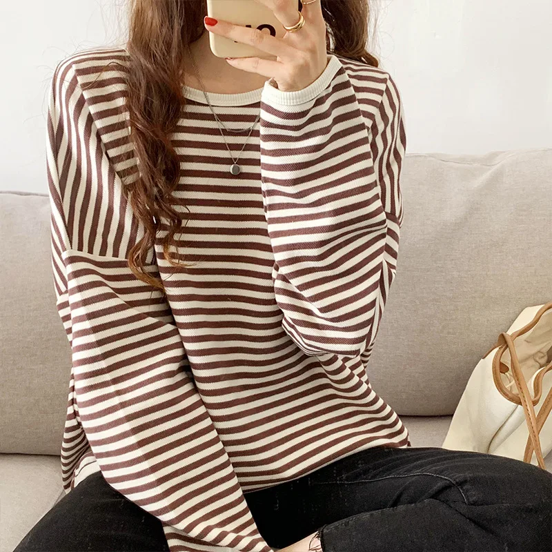 2023 Women's Sweatshirt Spring Autumn New Korean Version Casual Lazy Style Pullover Striped Sweater Women's Loose Top Coat
2023 Women's Sweatshirt Spring Autumn New Korean Version Casual Lazy Style Pullover Striped Sweater Women's Loose Top Coat