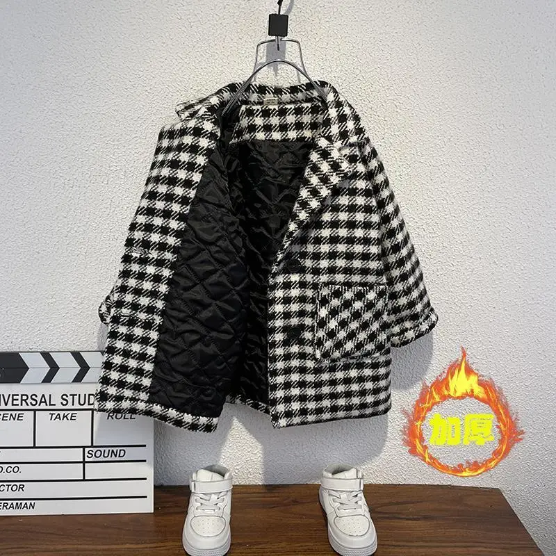 Boys' Winter New Baby Western Style Woolen Coat Children's Quilted Thick Mid-Length Coat
Boys' Winter New Baby Western Style Woolen Coat Children's Quilted Thick Mid-Length Coat