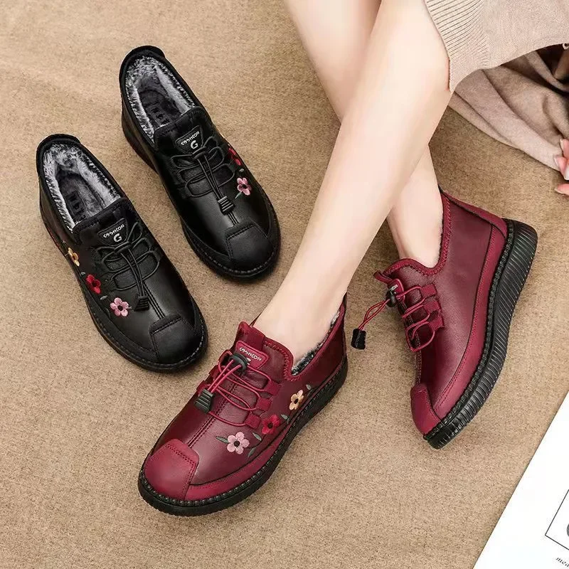 2023 Winter Stylish Warm Cotton Shoes Boot Non-slip Waterproof Mothers Shoes Thick Bottom Comfortable Embroidery Shoes for Women
2023 Winter Stylish Warm Cotton Shoes Boot Non-slip Waterproof Mothers Shoes Thick Bottom Comfortable Embroidery Shoes for Women