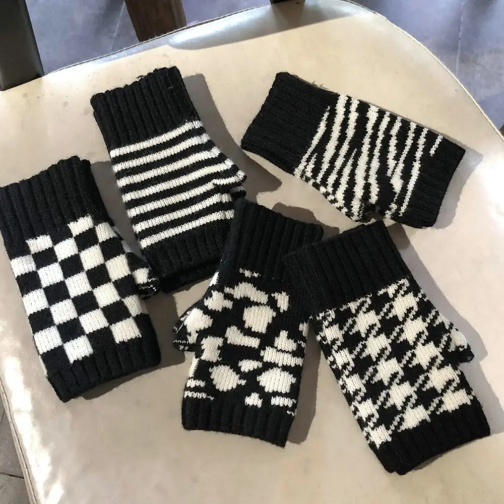 Thick Houndstooth Driving Checkerboard Winter And Autumn Adult Women Gloves Half Fingers Gloves Korean Style Mittens Knitting
Thick Houndstooth Driving Checkerboard Winter And Autumn Adult Women Gloves Half Fingers Gloves Korean Style Mittens Knitting