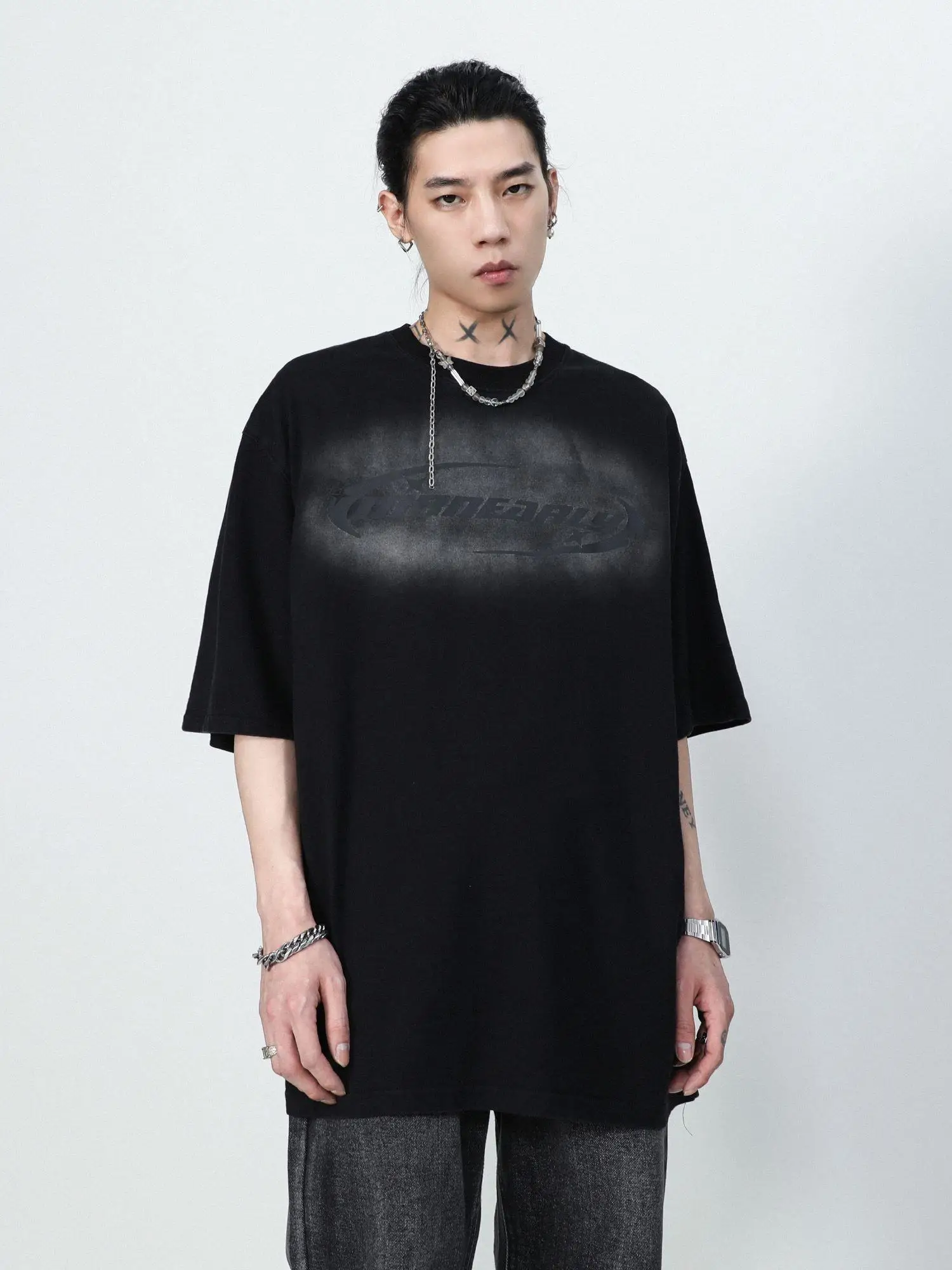 American Street Gothic Print Graphic T shirt Fashion Y2K Personalized Loose Harajuku Men and Women Hip Hop Short Sleeve Top
American Street Gothic Print Graphic T shirt Fashion Y2K Personalized Loose Harajuku Men and Women Hip Hop Short Sleeve Top