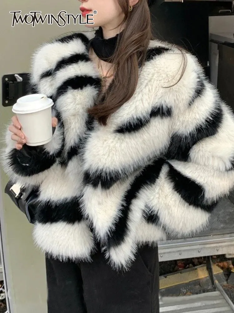 TWOTWINSTYLE Winter Jackets For Women Round Neck Long Sleeve Casual Loose Colorblock Minimalist Coat Female Fashion Style New
TWOTWINSTYLE Winter Jackets For Women Round Neck Long Sleeve Casual Loose Colorblock Minimalist Coat Female Fashion Style New
