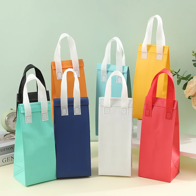 50 / batch of non-woven bags single cup milk tea coffee beverage cup can be sealed inside the wedding party 
50 / batch of non-woven bags single cup milk tea coffee beverage cup can be sealed inside the wedding party