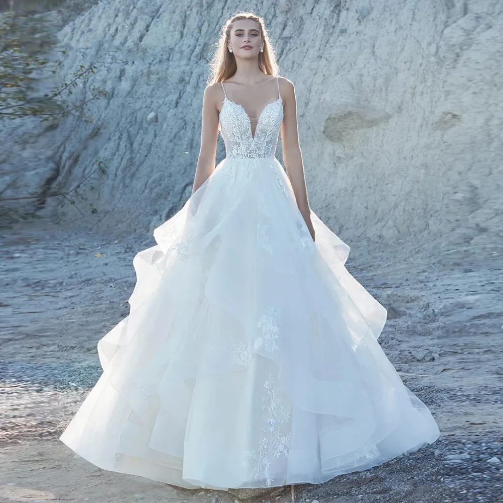 Luxury Wedding Dress For Woman Delicate Ruffled Spaghetti Straps Wedding Dresses V-neck Appliques A-line Bridal Gown Custom Made
Luxury Wedding Dress For Woman Delicate Ruffled Spaghetti Straps Wedding Dresses V-neck Appliques A-line Bridal Gown Custom Made