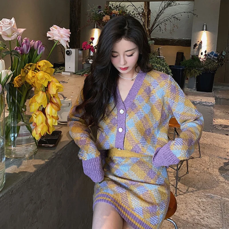 Fashion Set Women's Autumn/Winter Purple Diamond Checker Knitted Cardigan Coat Wrapped Hip Short Skirt Two Piece Set
Fashion Set Women's Autumn/Winter Purple Diamond Checker Knitted Cardigan Coat Wrapped Hip Short Skirt Two Piece Set