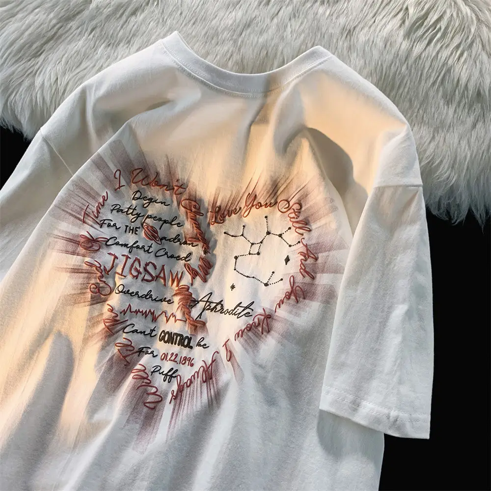 American retro high street love printed T-shirts for men and women loose design couple wear Korean style half-sleeved niche top
American retro high street love printed T-shirts for men and women loose design couple wear Korean style half-sleeved niche top