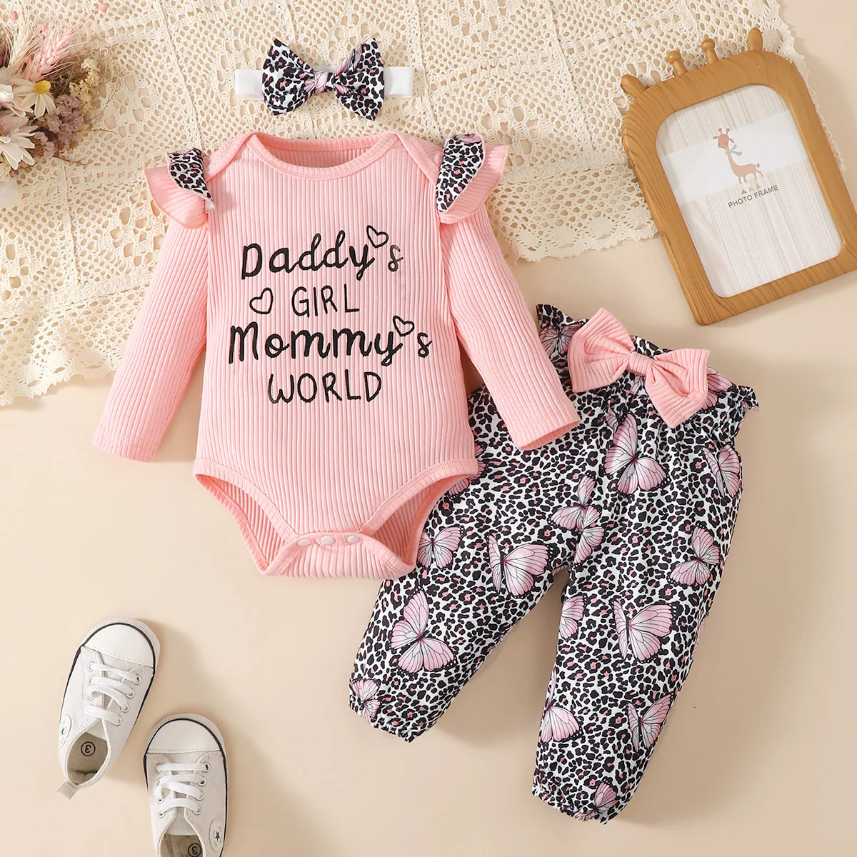 Baby Girl Clothes Set Toddler Girls Clothes Letter Print Bodysuit + Floral Print Bow Trousers Infant Fashion Fall Baby Outfit
Baby Girl Clothes Set Toddler Girls Clothes Letter Print Bodysuit + Floral Print Bow Trousers Infant Fashion Fall Baby Outfit