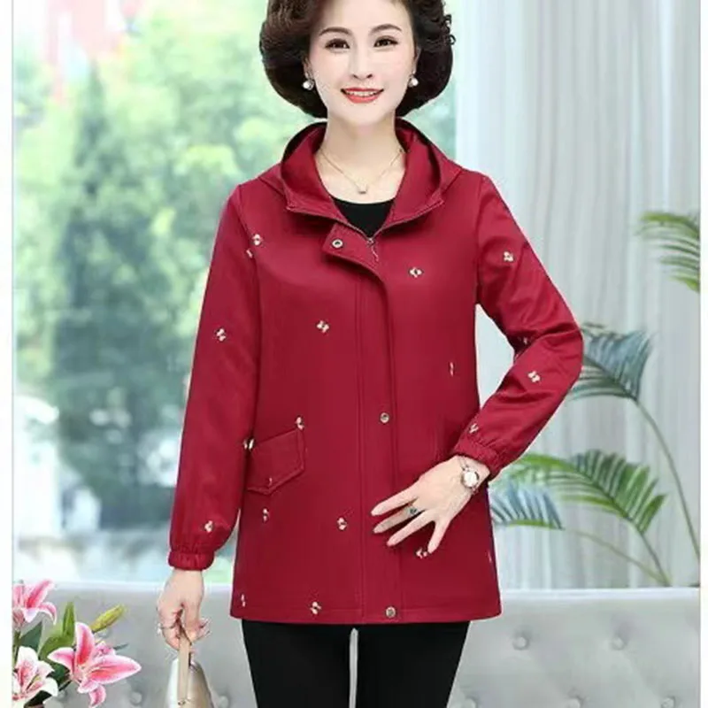 

2024 New Female Trench Coat Large Size 5XL Middle-Aged Elderly Jacket Women's Spring Autumn Fashion Short Hooded Windbreaker Top
