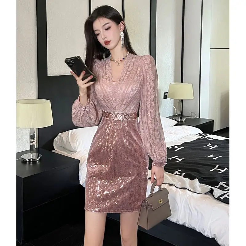 Splicing Sequin Dress, Waist-cinching, Age-reducing, Tummy-hiding and Slimming, Autumn and Winter, New, 2023
Splicing Sequin Dress, Waist-cinching, Age-reducing, Tummy-hiding and Slimming, Autumn and Winter, New, 2023