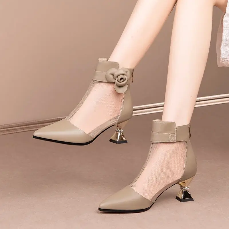 Size 33-43 Mesh + Genuine Leather High Heel Shoes Flower Design Summer Fashion Sexy Party Wedding Women Sandals Heels Shoes
Size 33-43 Mesh + Genuine Leather High Heel Shoes Flower Design Summer Fashion Sexy Party Wedding Women Sandals Heels Shoes
