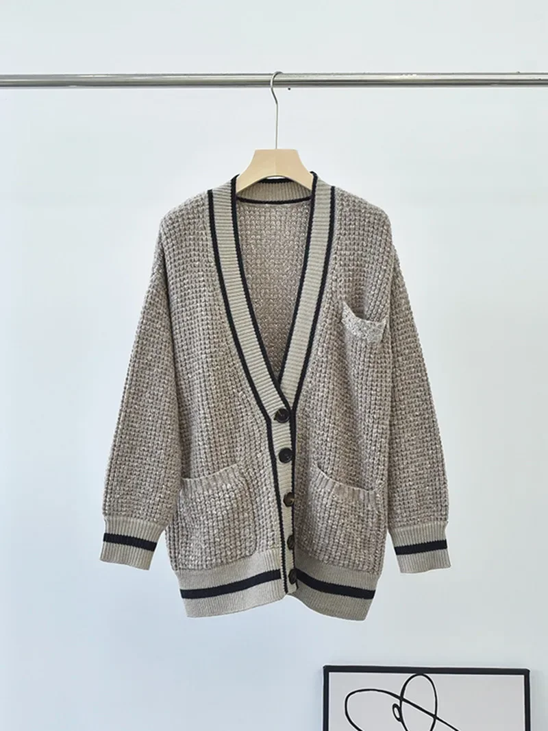 Women's Knitted Cardigan 2023 New Fall Winter Beaded Pockets Contrast Color V-Neck Single-Breasted Loose Casual Sweater
Women's Knitted Cardigan 2023 New Fall Winter Beaded Pockets Contrast Color V-Neck Single-Breasted Loose Casual Sweater
