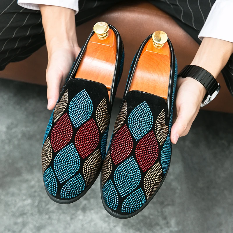 Shoes for Men Color Rhinestone Breathable Fashion Loafers Slip On Casual Party Office Nightclub Wedding Dress Shoes Comfortable
Shoes for Men Color Rhinestone Breathable Fashion Loafers Slip On Casual Party Office Nightclub Wedding Dress Shoes Comfortable