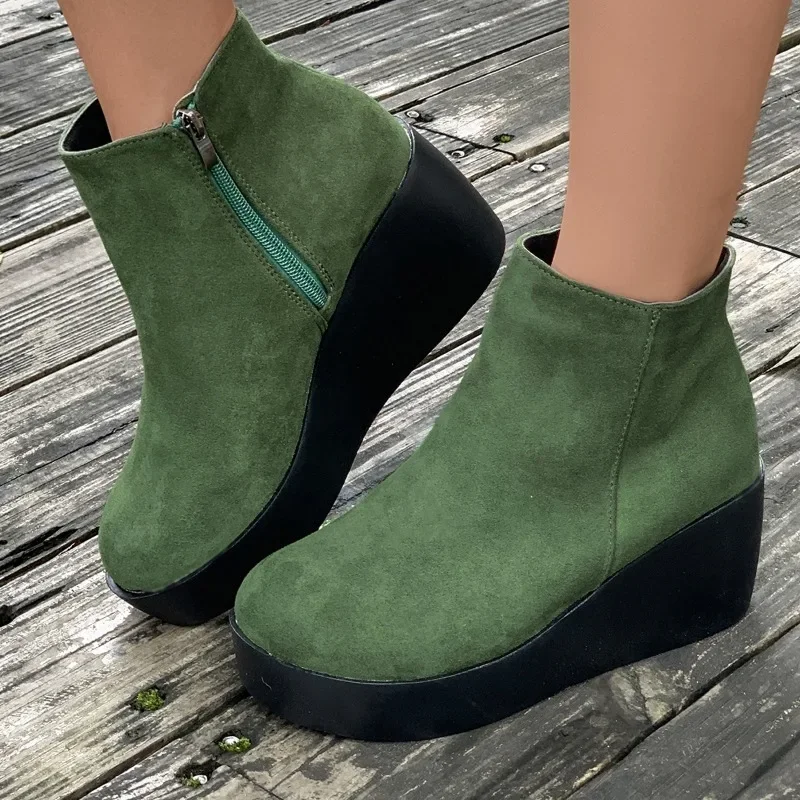 Лидер продаж 2023, женская обувь, женские ботинки с боковой молнией, зимние однотонные ботинки с круглым носком на средней платформе, женские ботинки на танкетке
Лидер продаж 2023, женская обувь, женские ботинки с боковой молнией, зимние однотонные ботинки с круглым носком на средней платформе, женские ботинки на танкетке