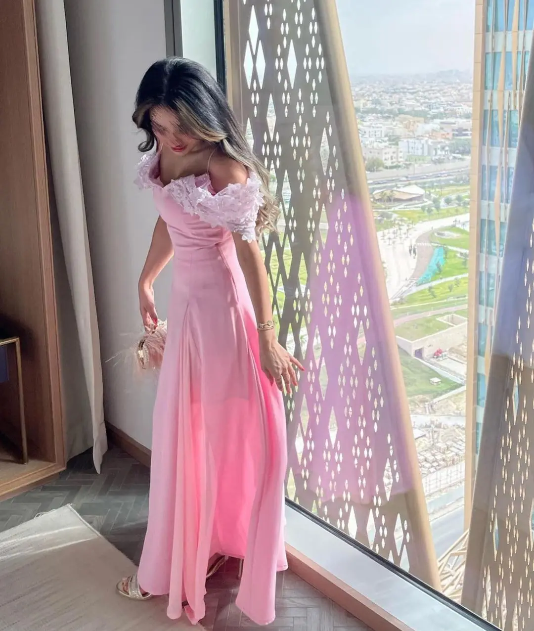 Fashionvane Pink Long Prom Dresses 2023 Beaded Applique Off Shoulder Women Wear Party Gowns Zipper Back for Wedding Guests
Fashionvane Pink Long Prom Dresses 2023 Beaded Applique Off Shoulder Women Wear Party Gowns Zipper Back for Wedding Guests