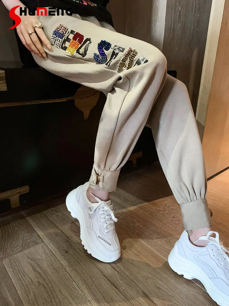 Women 2022 Autumn New European Fashion Embroidery Hot Drilling Casual Pants Ladies Elegant Loose Slim Fit Ankle-Tied Sweatpants
Women 2022 Autumn New European Fashion Embroidery Hot Drilling Casual Pants Ladies Elegant Loose Slim Fit Ankle-Tied Sweatpants