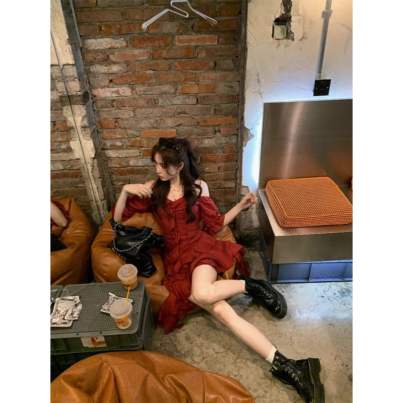 Новинка 2024, красное элегантное французское мини-платье Y2k, яркое платье с коротким рукавом, женское винтажное платье, корейская мода, летнее шикарное для отдыха 
Новинка 2024, красное элегантное французское мини-платье Y2k, яркое платье с коротким рукавом, женское винтажное платье, корейская мода, летнее шикарное для отдыха