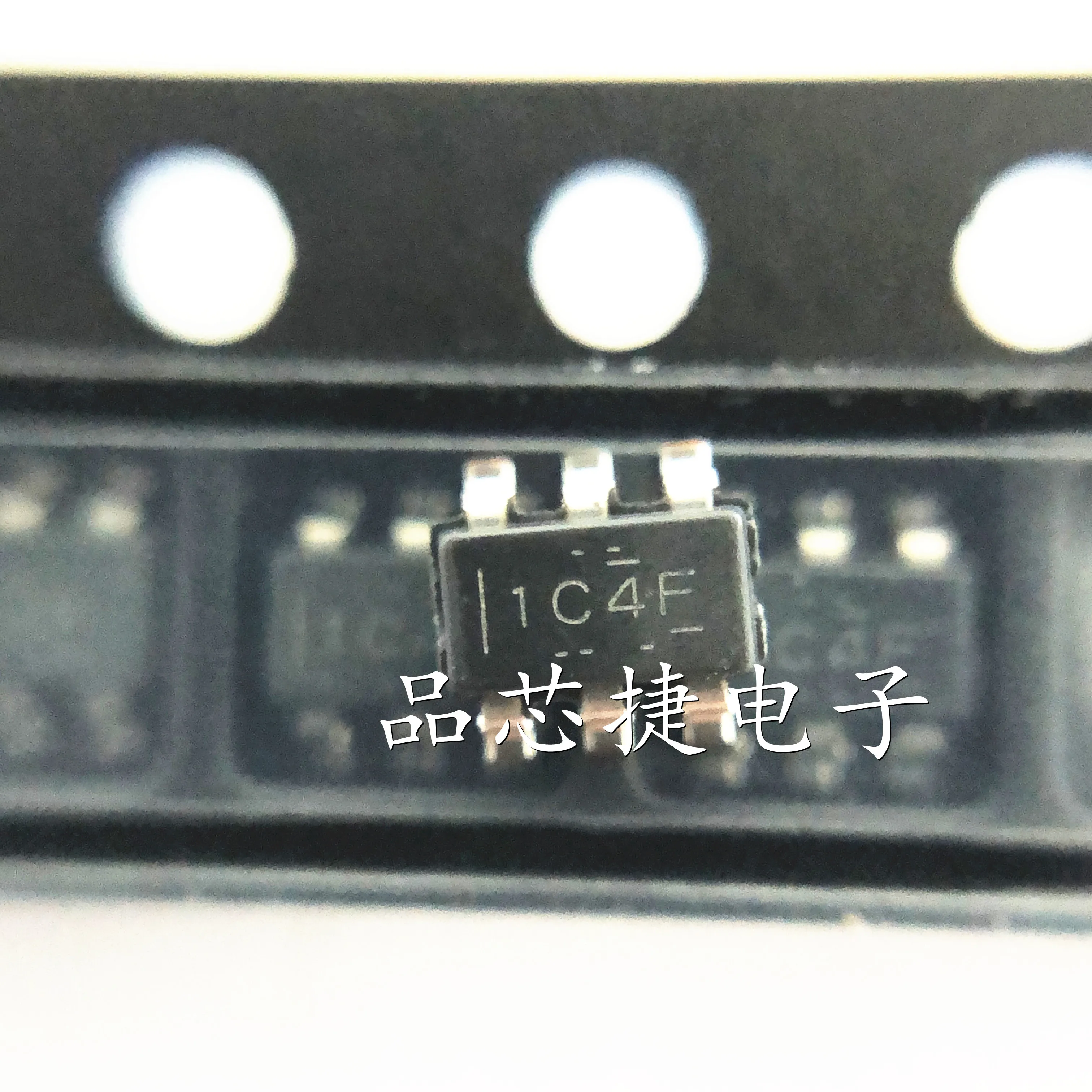 10 шт./лот TLV61046ADBVR маркировка 1C4F SOT-23-6 усилитель выходного напряжения преобразователь с силовым диодом и изоляционным переключателем
10 шт./лот TLV61046ADBVR маркировка 1C4F SOT-23-6 усилитель выходного напряжения преобразователь с силовым диодом и изоляционным переключателем