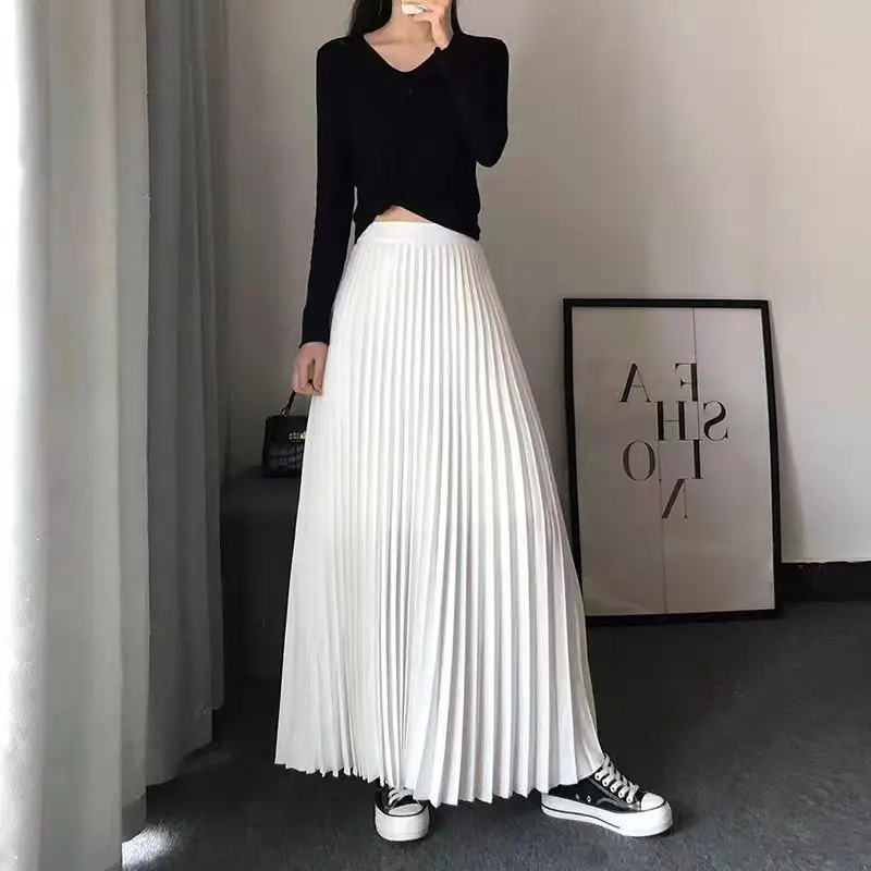 

Блестящая шелковая плиссированная длинная юбка, Женская эластичная облегающая однотонная трапециевидная юбка с высокой талией, женская модная универсальная юбка из искусственной кожи, черная, белая, серая