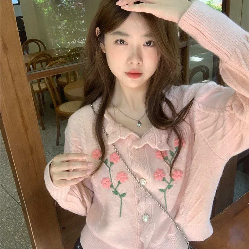 Knitted Cardigans Women Gentle Style Three-dimensional Crochet Flowers Chic Tops Girls Cute Sweet Short Sweater Cardigan Female
Knitted Cardigans Women Gentle Style Three-dimensional Crochet Flowers Chic Tops Girls Cute Sweet Short Sweater Cardigan Female