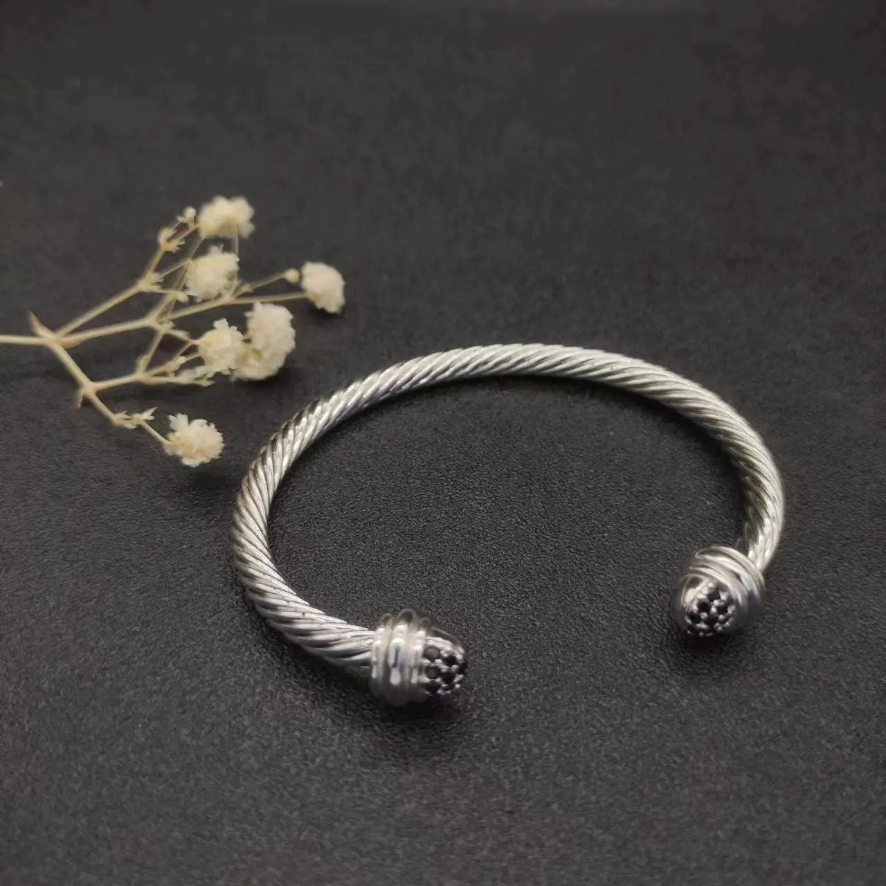 NewDY 5MM Round Head Color Separation Bracelet Buckle in Sterling Silver with 18K Rose Gold PLATED
NewDY 5MM Round Head Color Separation Bracelet Buckle in Sterling Silver with 18K Rose Gold PLATED
