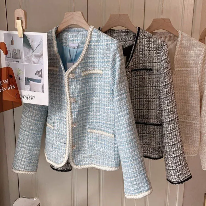 Fashion Plaid Women Small Fragrance Coat V-Neck Thicken Warm Office Lady Outerwear 2023 New Autumn Winter Short Female Jackets
Fashion Plaid Women Small Fragrance Coat V-Neck Thicken Warm Office Lady Outerwear 2023 New Autumn Winter Short Female Jackets