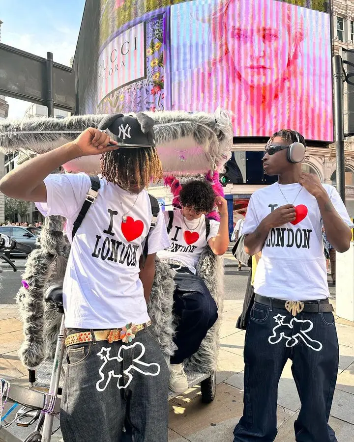 Y2k vintage High Street hip hop Letter Trash Print Punk Goth T-shirts Aesthetic Oversized 90s Women men Harajuku Classic Tops
Y2k vintage High Street hip hop Letter Trash Print Punk Goth T-shirts Aesthetic Oversized 90s Women men Harajuku Classic Tops