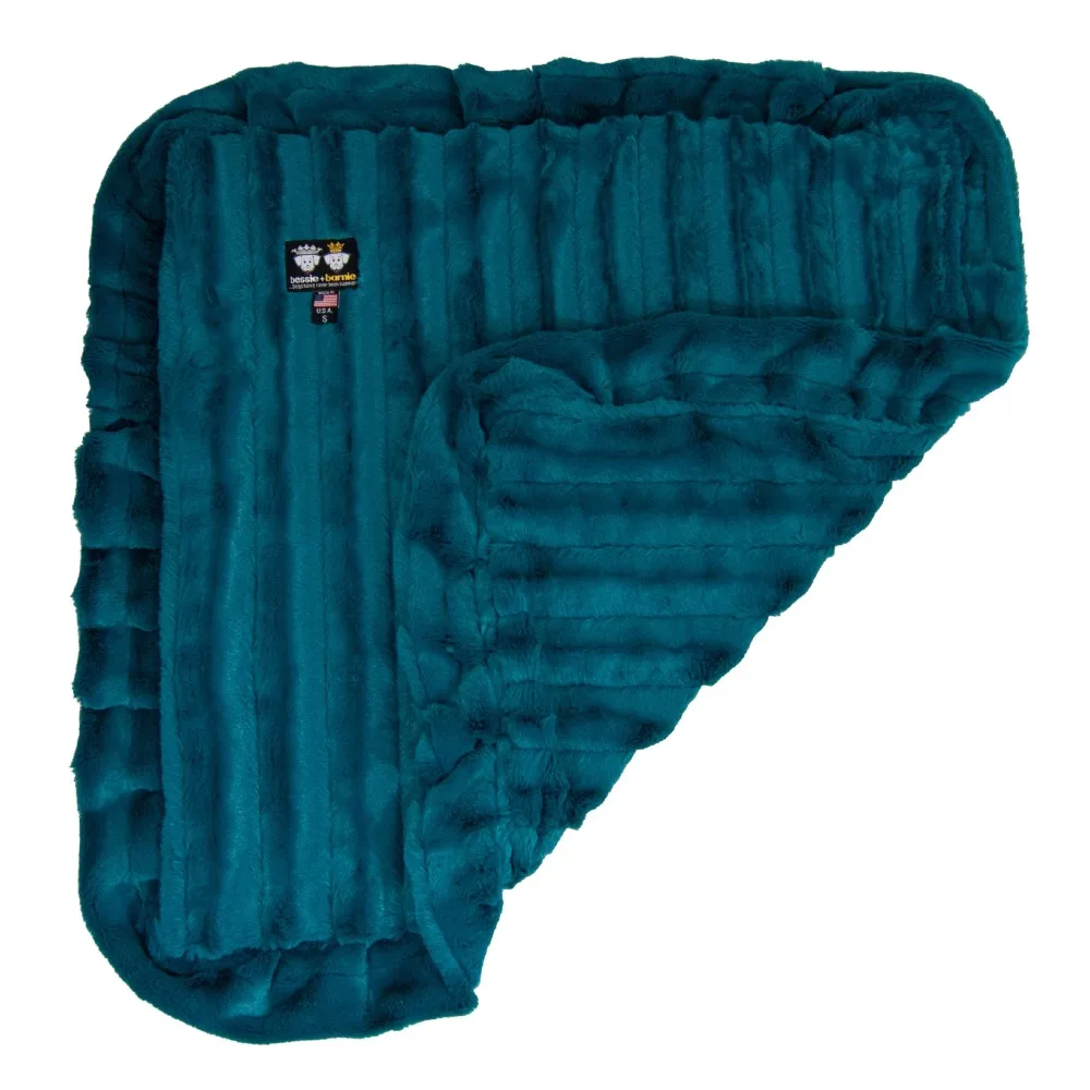 Bessie and Barnie Wonderland Luxury Ultra Plush Faux Fur Pet/ Dog Reversible Blanket (Multiple Sizes)
Bessie and Barnie Wonderland Luxury Ultra Plush Faux Fur Pet/ Dog Reversible Blanket (Multiple Sizes)