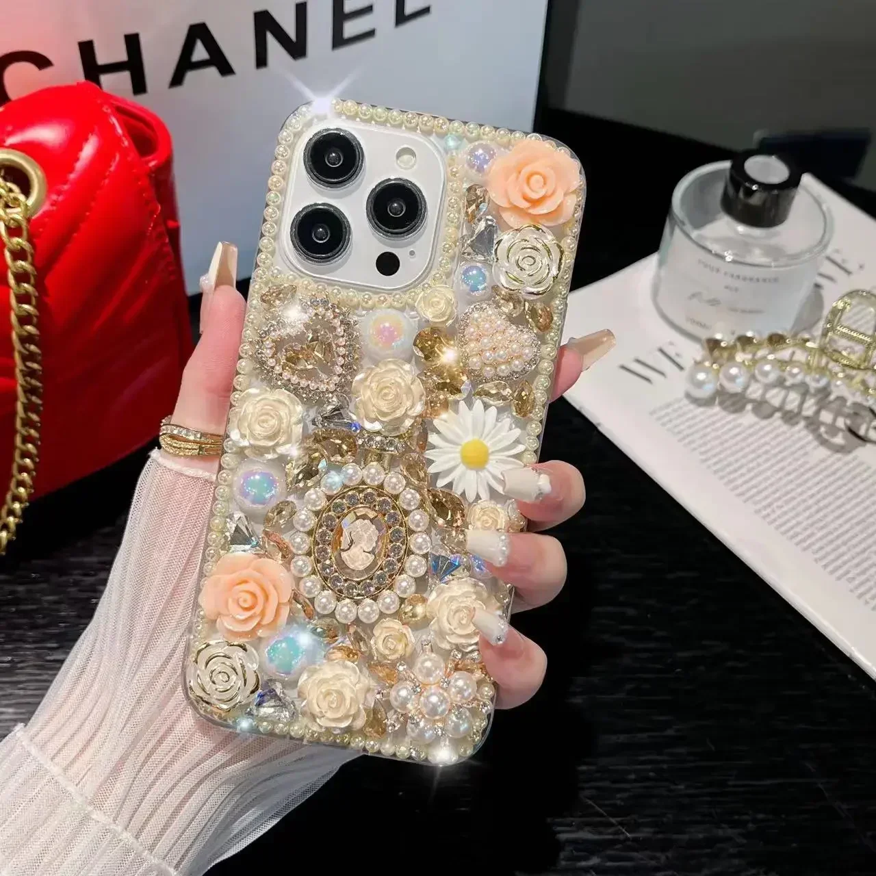 Luxury Bling Diamond Perfume Bottle and Flowers Rhinestone Case, Cover for Huawei, P50Pro, P40lite, Mate40, Honor9X, 50, 60Pro
Luxury Bling Diamond Perfume Bottle and Flowers Rhinestone Case, Cover for Huawei, P50Pro, P40lite, Mate40, Honor9X, 50, 60Pro
