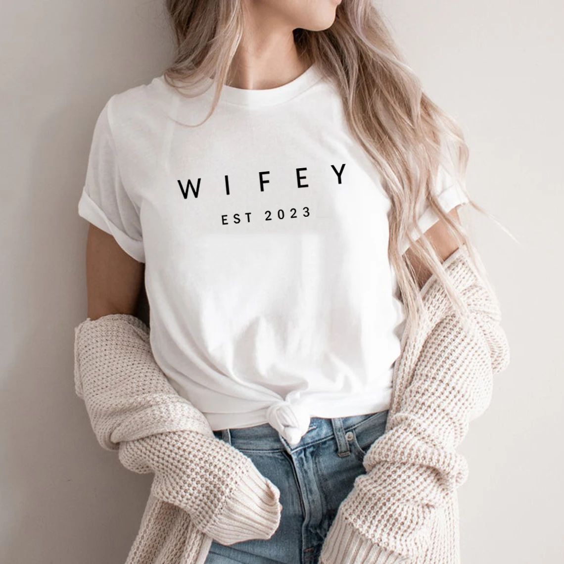 Wifey Est 2023 футболка Wifey рубашка подарок на свадьбу женская футболка уличная одежда женский топ летние женские повседневные футболки
Wifey Est 2023 футболка Wifey рубашка подарок на свадьбу женская футболка уличная одежда женский топ летние женские повседневные футболки