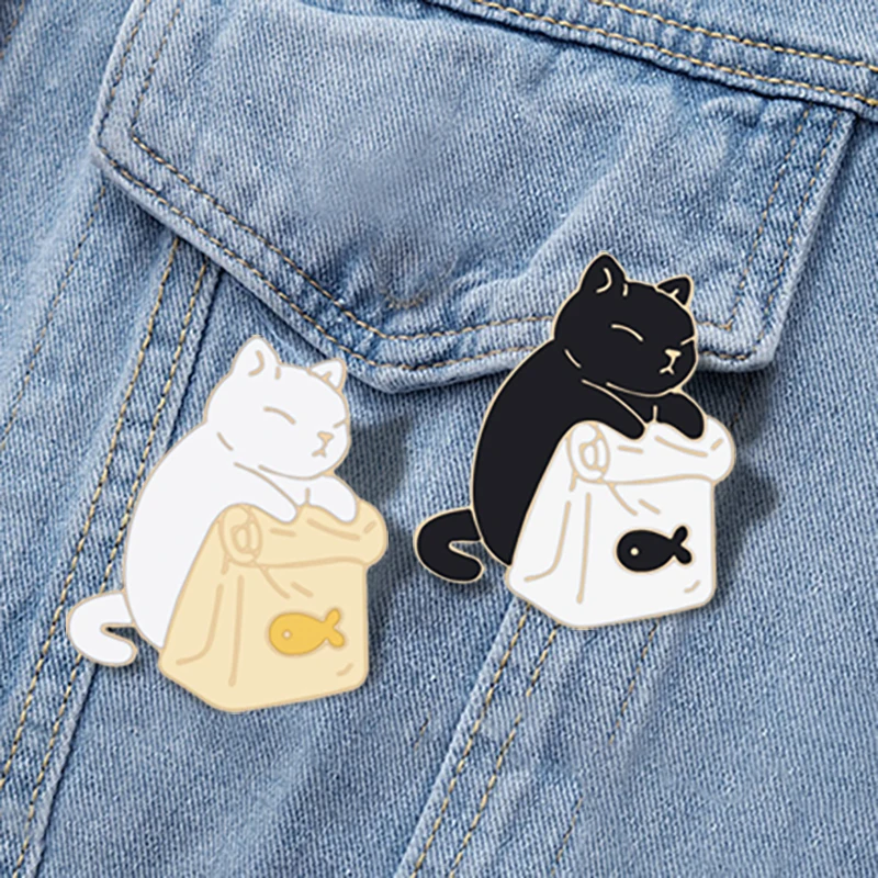 Cute Black White Cats Enamel Pins Dried Fish Bag Brooch Cartoon Animal Badges Denim Lapel Pin Jewelry Gift for Kids Best Friends
Cute Black White Cats Enamel Pins Dried Fish Bag Brooch Cartoon Animal Badges Denim Lapel Pin Jewelry Gift for Kids Best Friends