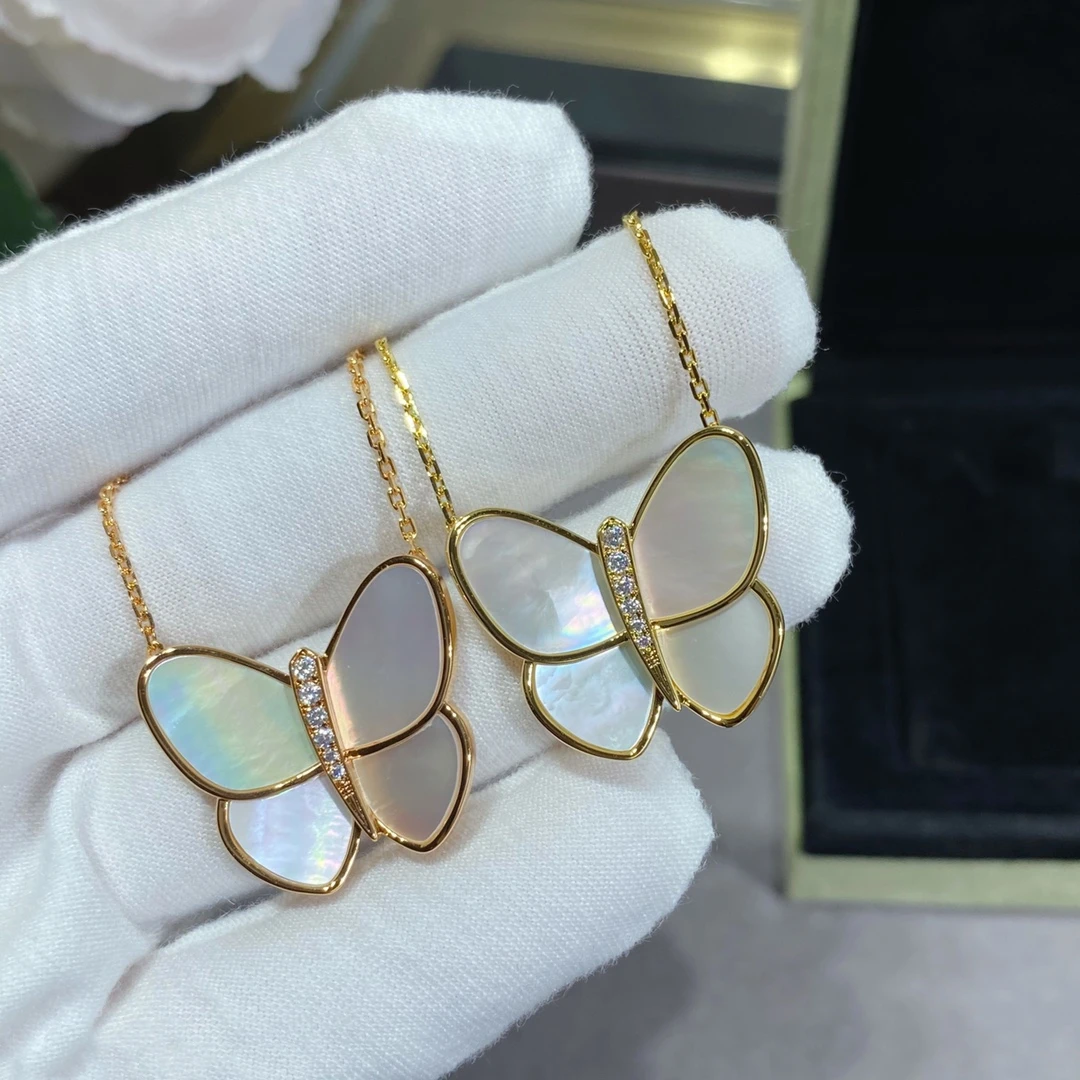 925 sterling silver white shell big butterfly pendant new women's necklace fashion atmosphere brand light luxury banquet jewelry
925 sterling silver white shell big butterfly pendant new women's necklace fashion atmosphere brand light luxury banquet jewelry