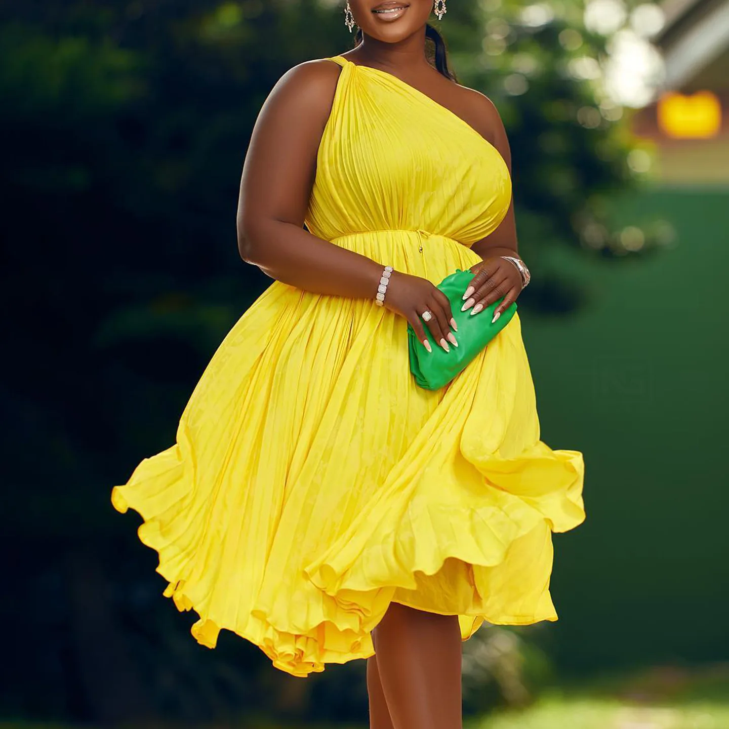 Plus Size Elegant Pretty Dress Women Ruffle One Shoulder Cloth Lady Casual Ball Gown 2023 Summer Evening Party Mini Dress
Plus Size Elegant Pretty Dress Women Ruffle One Shoulder Cloth Lady Casual Ball Gown 2023 Summer Evening Party Mini Dress