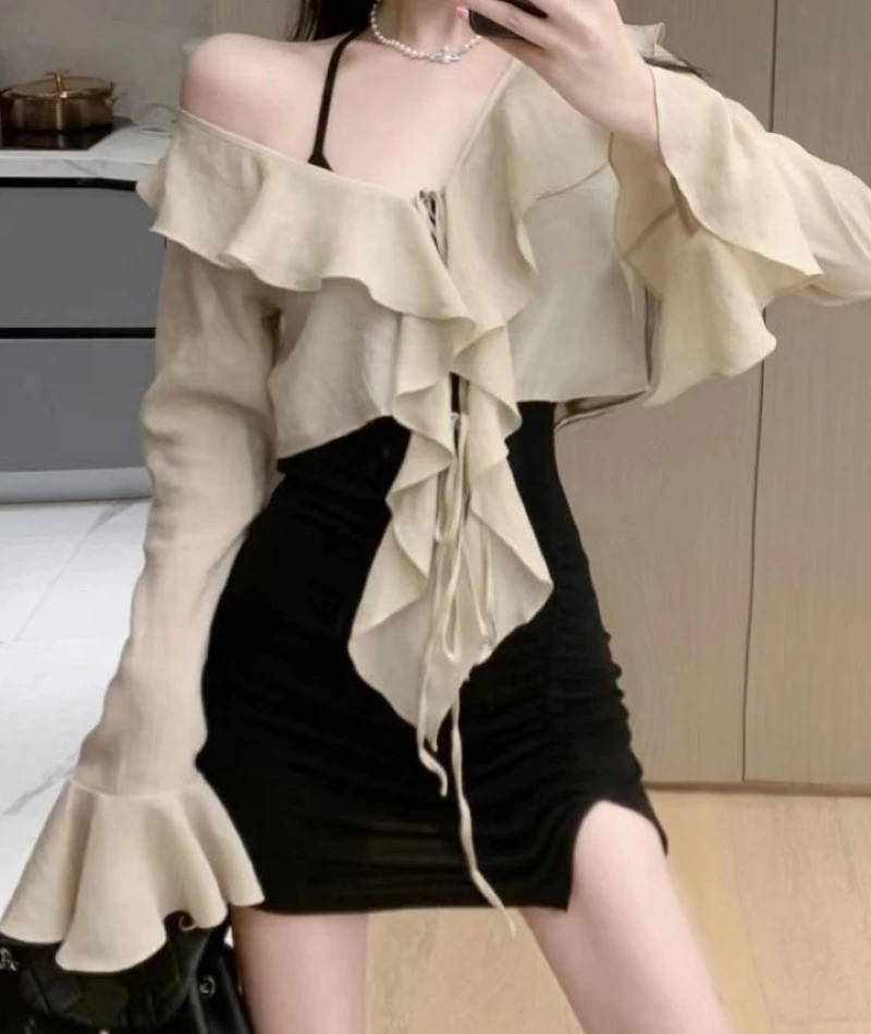 Fashionable and Sexy Chiffon Ruffled Cardigan Long Sleeve Women's Temperament Hanging Neck Wrap Hip Dress Two Piece Set
Fashionable and Sexy Chiffon Ruffled Cardigan Long Sleeve Women's Temperament Hanging Neck Wrap Hip Dress Two Piece Set