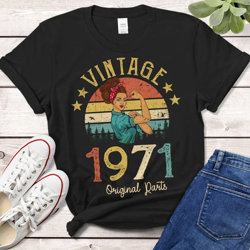 Винтажная Футболка 1971 с оригинальными деталями женская футболка в стиле Роузи 53 года, идея для подарка на день рождения, веселая Ретро футболка для дочери
Винтажная Футболка 1971 с оригинальными деталями женская футболка в стиле Роузи 53 года, идея для подарка на день рождения, веселая Ретро футболка для дочери