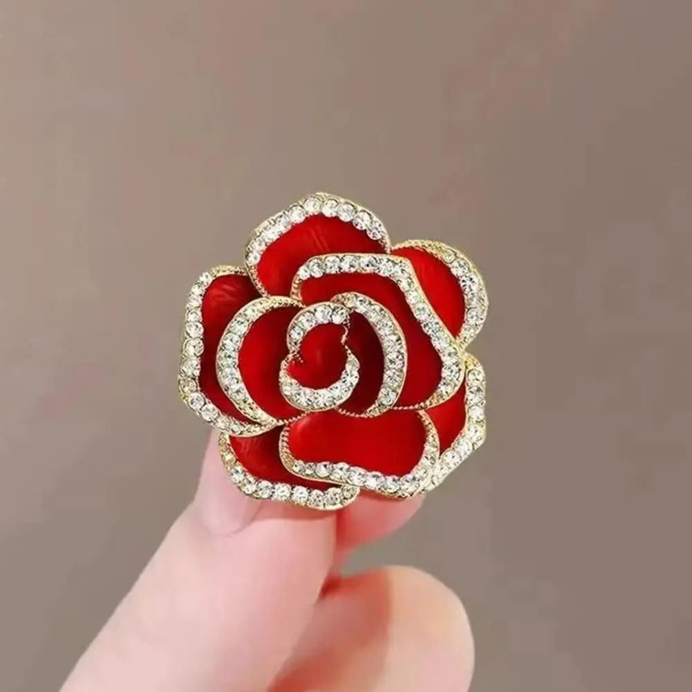 

Color Matching Brooch Pin Elegant Rhinestone Camellia Brooch for Women Stylish Suit Coat Pin with Anti-slip Design Fashionable