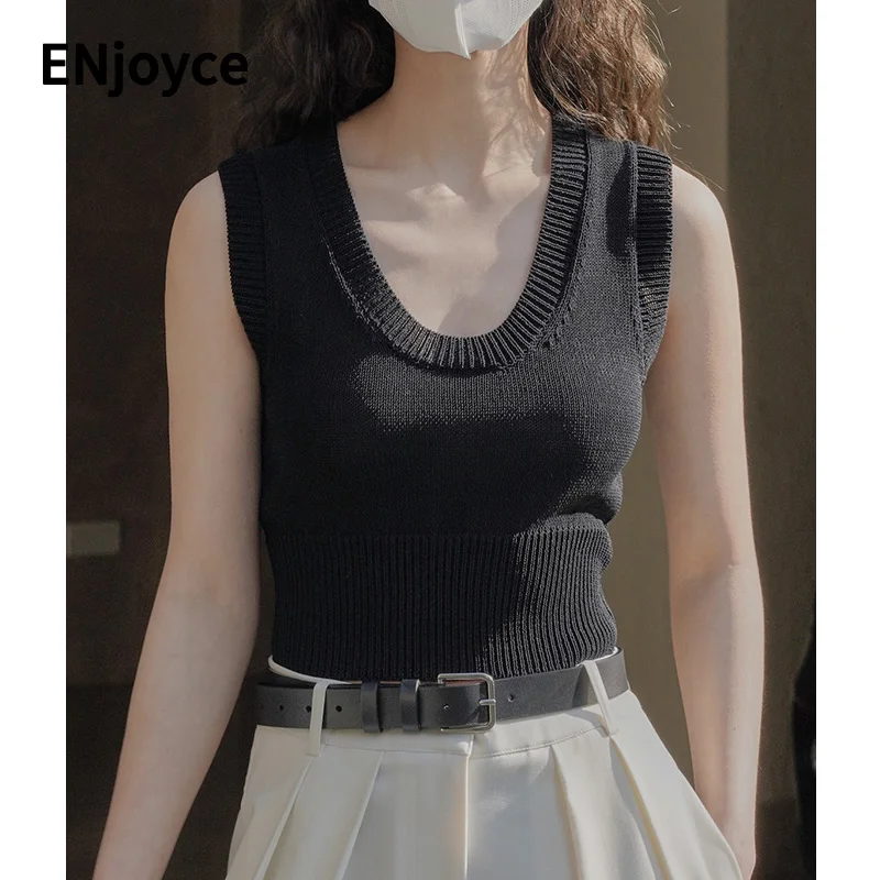 Spring Summer Women's Big U-neck Sweater Vest Knitted Vests Slim Cropped Tops Matching Sleeveless Knitwear Fashion Clothing
Spring Summer Women's Big U-neck Sweater Vest Knitted Vests Slim Cropped Tops Matching Sleeveless Knitwear Fashion Clothing