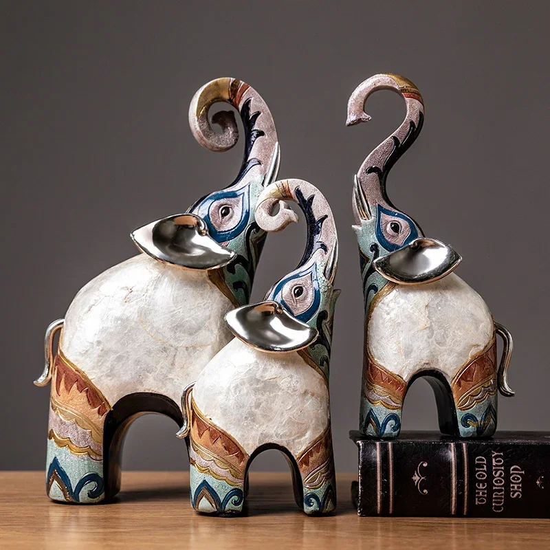 

Creative European Light Luxury Resin Elephant Sculpture Crafts Home Living Room Bookcase Office Desktop Retro Decoration Gifts