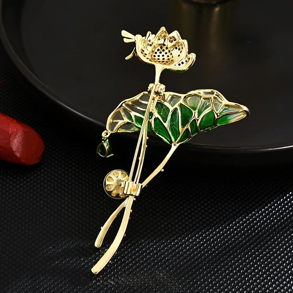 

new personality Lotus Leaf lotus Brooch for Women Green Brooches ladies fashion High Quality Jewelry Copper Pins Birthday Gifts