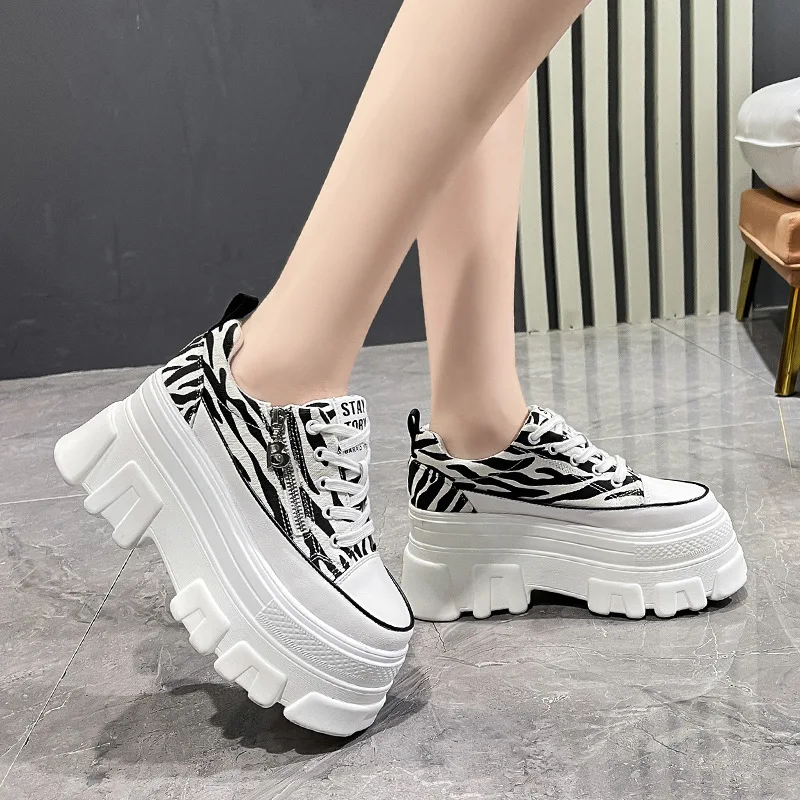 2023 Leopard Women Popular Summer Autumn New Korean Version Thick-soled Platform Low-top Casual Sneakers Canvas PU Tennis Female
2023 Leopard Women Popular Summer Autumn New Korean Version Thick-soled Platform Low-top Casual Sneakers Canvas PU Tennis Female