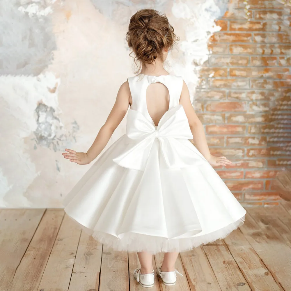 Lovely Flower Girl Dress Satin Short Baby Child Dress Backless Princess Birthday Round Collar First Communion Celebration
Lovely Flower Girl Dress Satin Short Baby Child Dress Backless Princess Birthday Round Collar First Communion Celebration