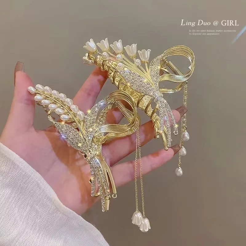 Pearl Hair Clip Women's Back of The Head High-end Shark Headdress pin Fashion New Plate Accessories
Pearl Hair Clip Women's Back of The Head High-end Shark Headdress pin Fashion New Plate Accessories