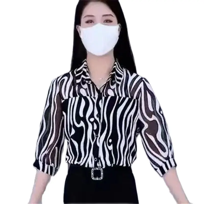 Three-Quarter Sleeves Fashion Chiffon Striped Shirt Women's Spring New Versatile Long-Sleeved Blouse Summer Elegant Ladies Coat
Three-Quarter Sleeves Fashion Chiffon Striped Shirt Women's Spring New Versatile Long-Sleeved Blouse Summer Elegant Ladies Coat